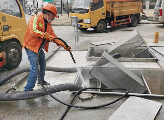 桥东隔油池清理